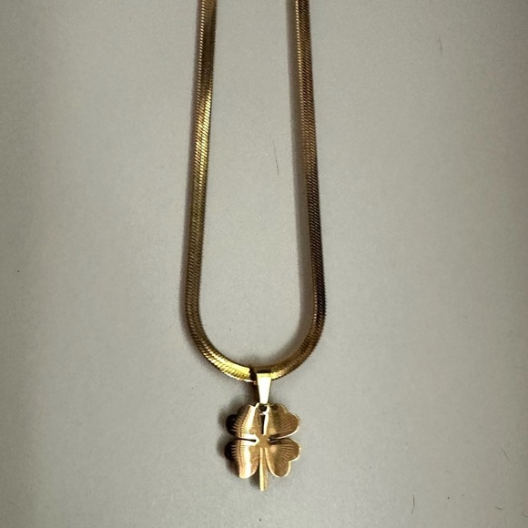 NWOT STAINLESS STEEL GOLD GLOVER NECKLACE - Picture 3 of 3